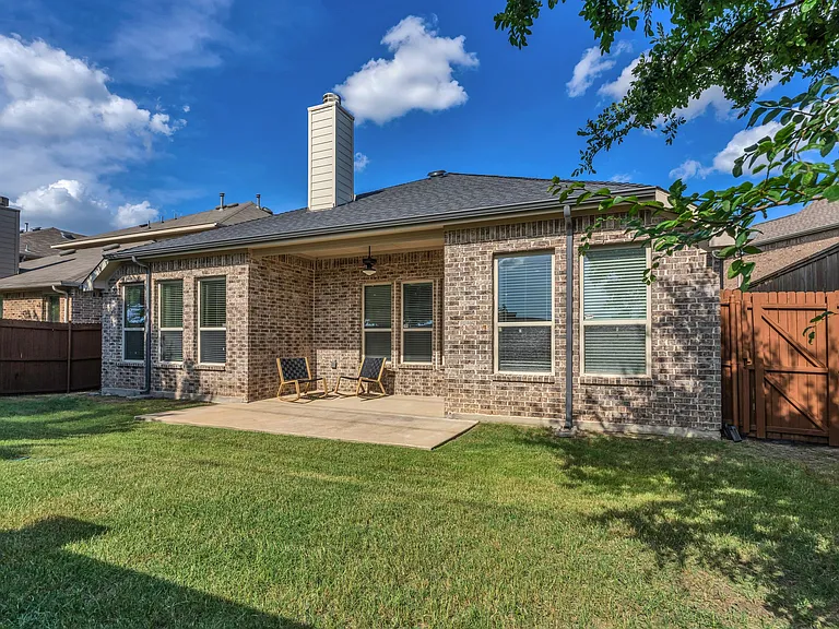 905 Avian Dr — Photo 29
