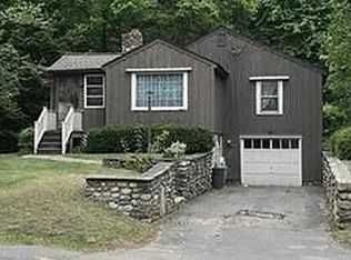 28 Groton Harvard Rd, Ayer, MA 01432