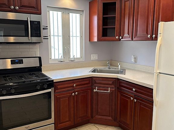 5th image of 33 Paragon Rd