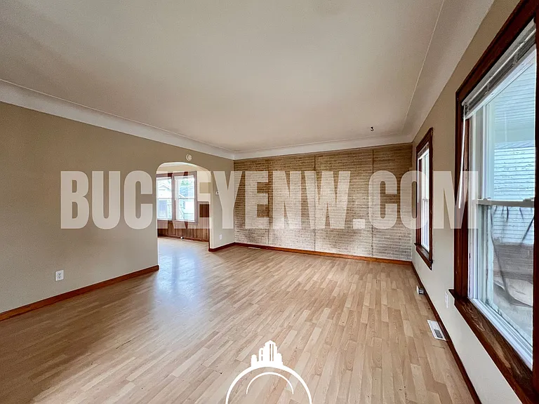 1233 Halstead St — Photo 2