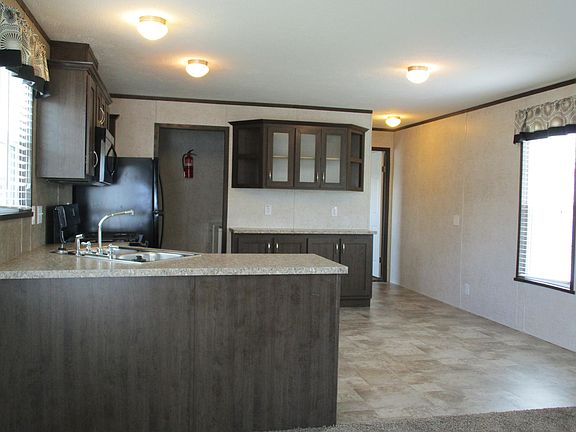 2nd image of 21 Pine Dr W