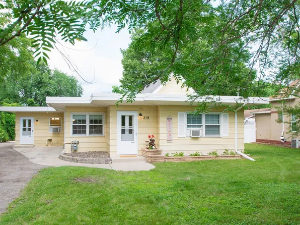 219 E 4th St, Monticello, MN 55362