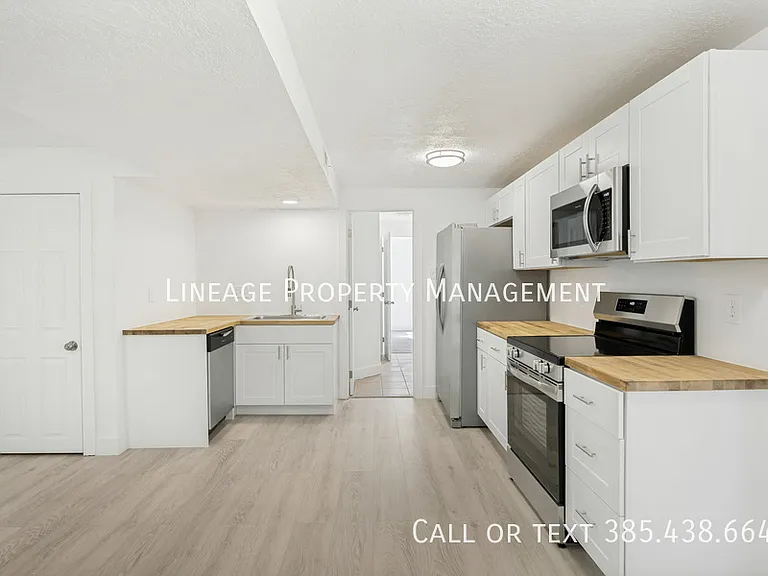 13863 Kessler Peak Dr #B — Photo 3
