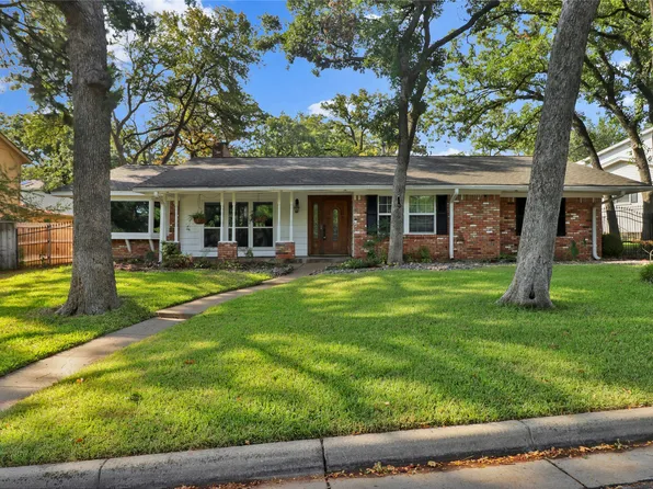 2706 Oak Cliff Ln, Arlington, TX 76012