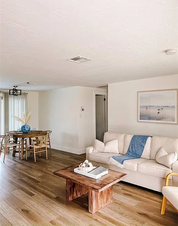 2 bed, 1.0 bath, 1000 sqft, $2,500 — Photo 4