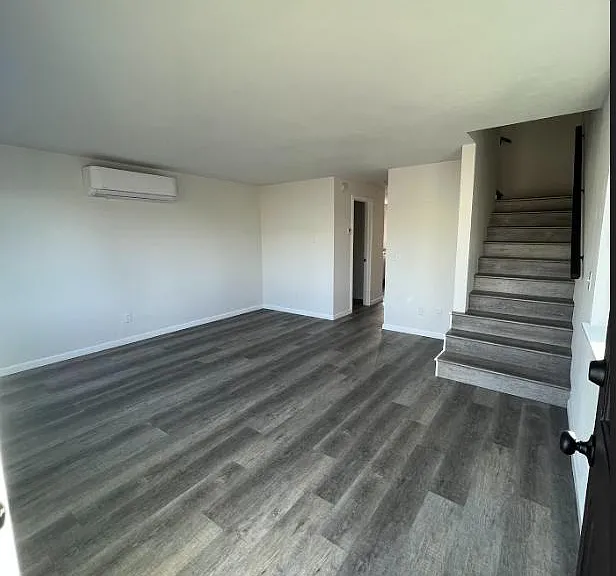 902 E Division St #902 — Photo 3