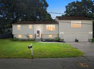 24 Tell St, Warwick, RI 02889