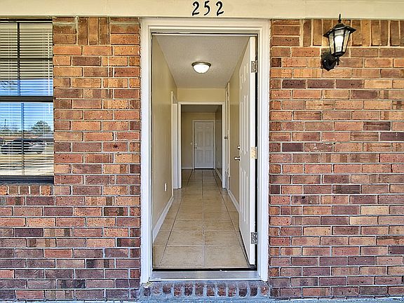 3rd image of 252 Whitetail Cir