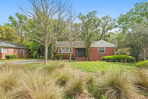 4527 Peachtree Cir E Photo 1