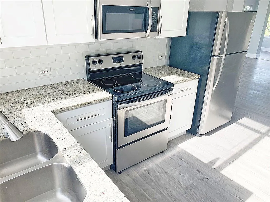 1 bed, 1.0 bath, 6133 sqft, $1,749 — Photo 1