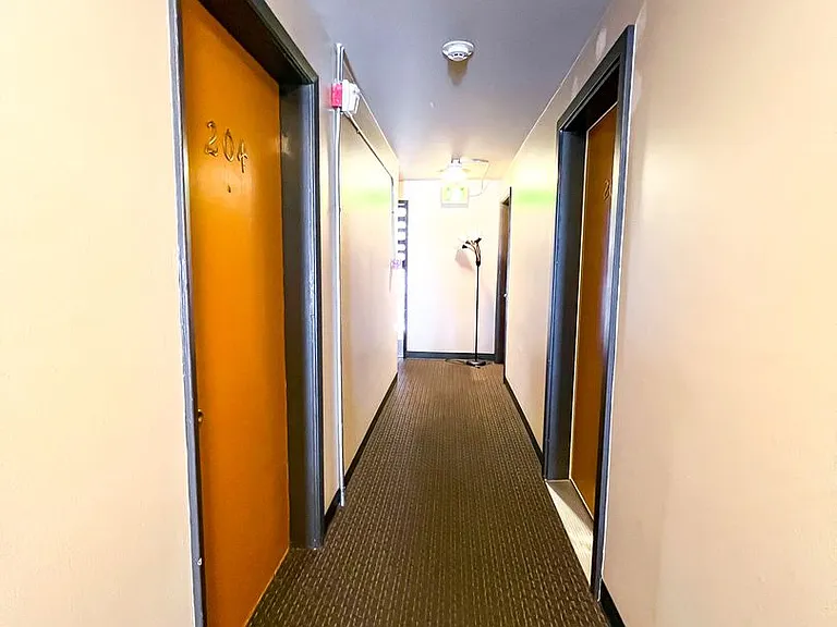 515 East Denny Apartments — Photo 21