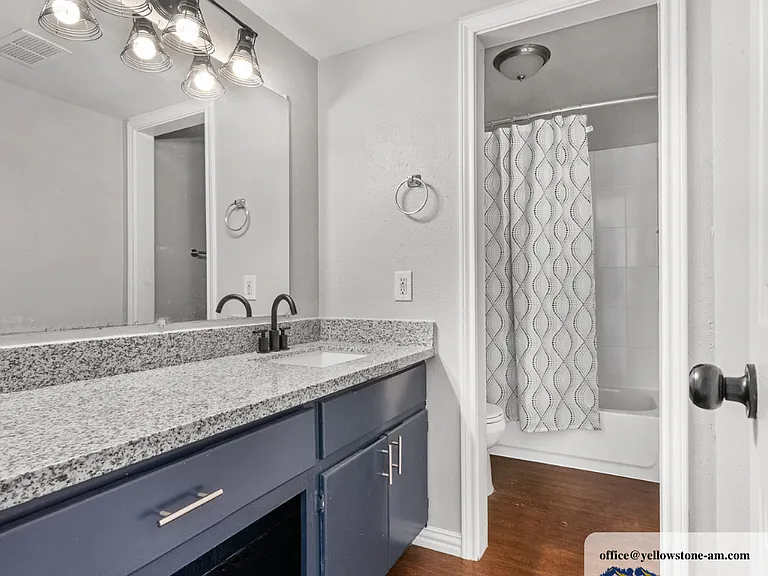 100 S 2nd St #47 — Photo 10