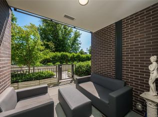 550 Michigan St #101, Victoria, BC V8V0G3