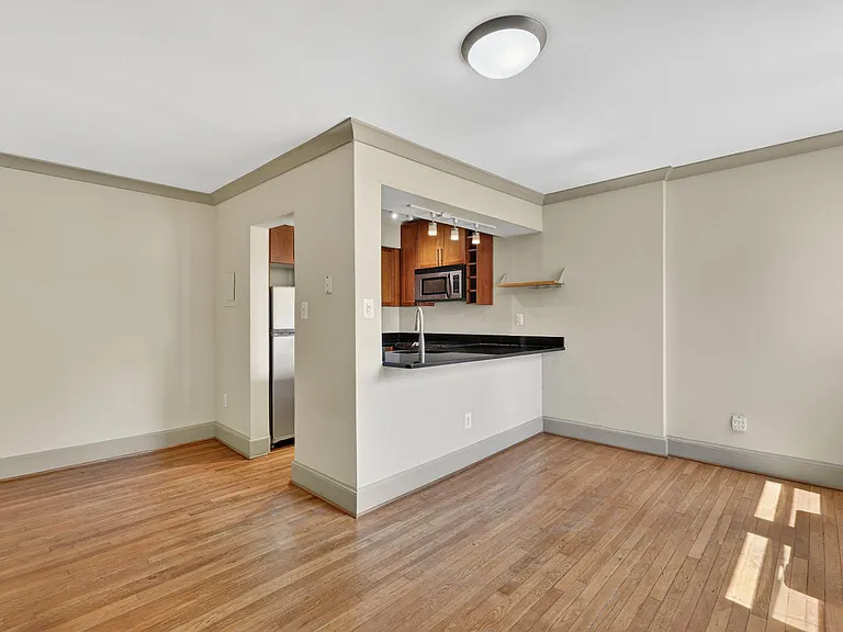 1361 K St SE #303 — Photo 4