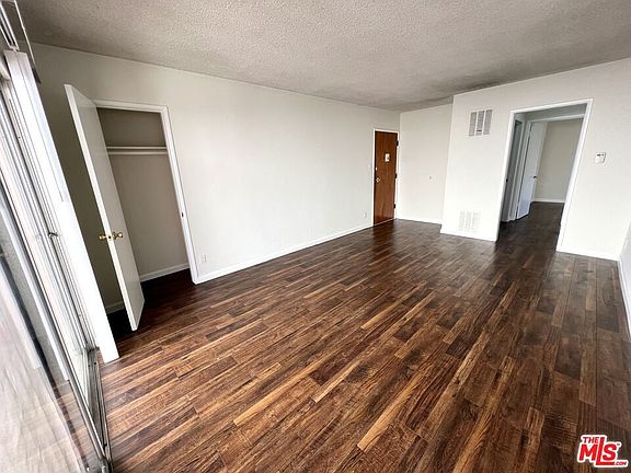 5th image of 11727 Mayfield Ave APT 9
