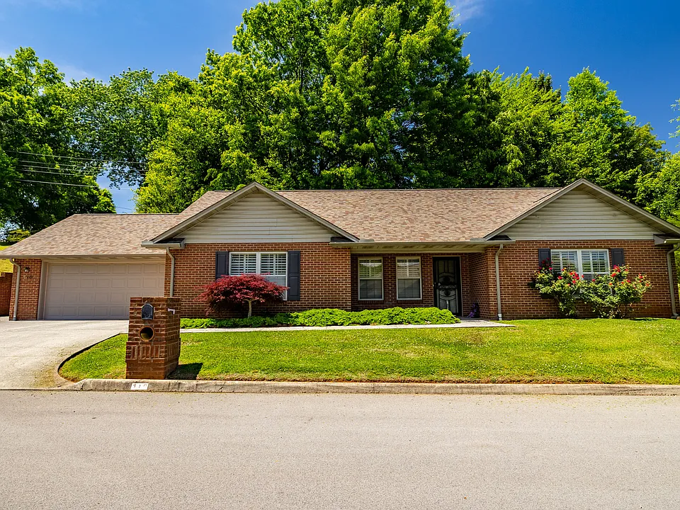 170 Manchester Dr