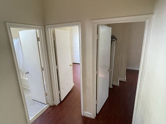 5th image of 1055 Ann St #2