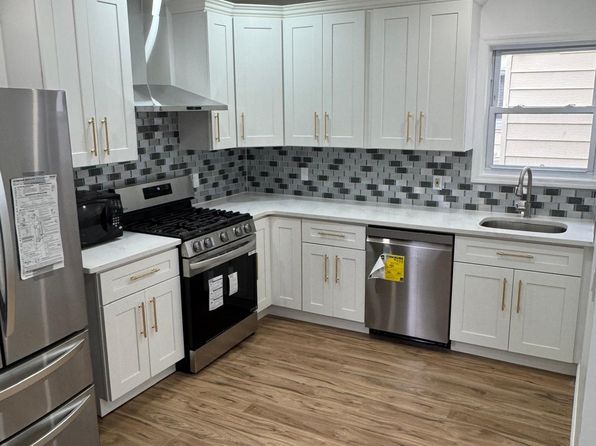 24338 144th Ave FLOOR 1