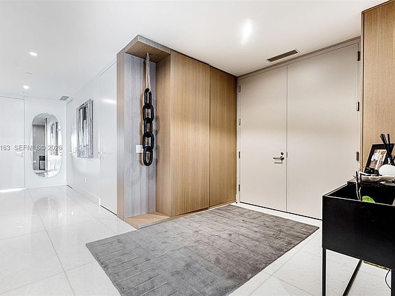 5th image of 18975 Collins Ave #4602