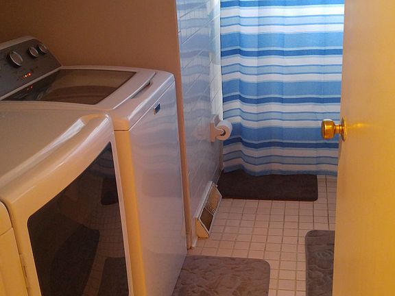 4th image of 3838 Northampton Dr