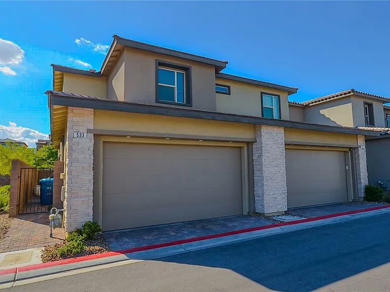 541 Tokopah Falls St — Photo 3