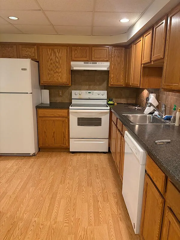 2 bed, 1.5 bath, 1268 sqft, $1,950 — Photo 4