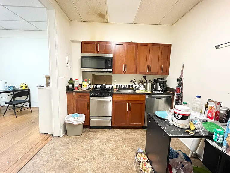 17 Aberdeen St #2A — Photo 4