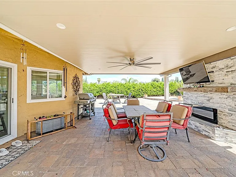 1901 Celeste Ln — Photo 42