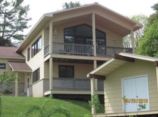 1206 8th Ave, Houghton, MI 49931