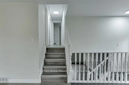 83 Speight Cres — Photo 6