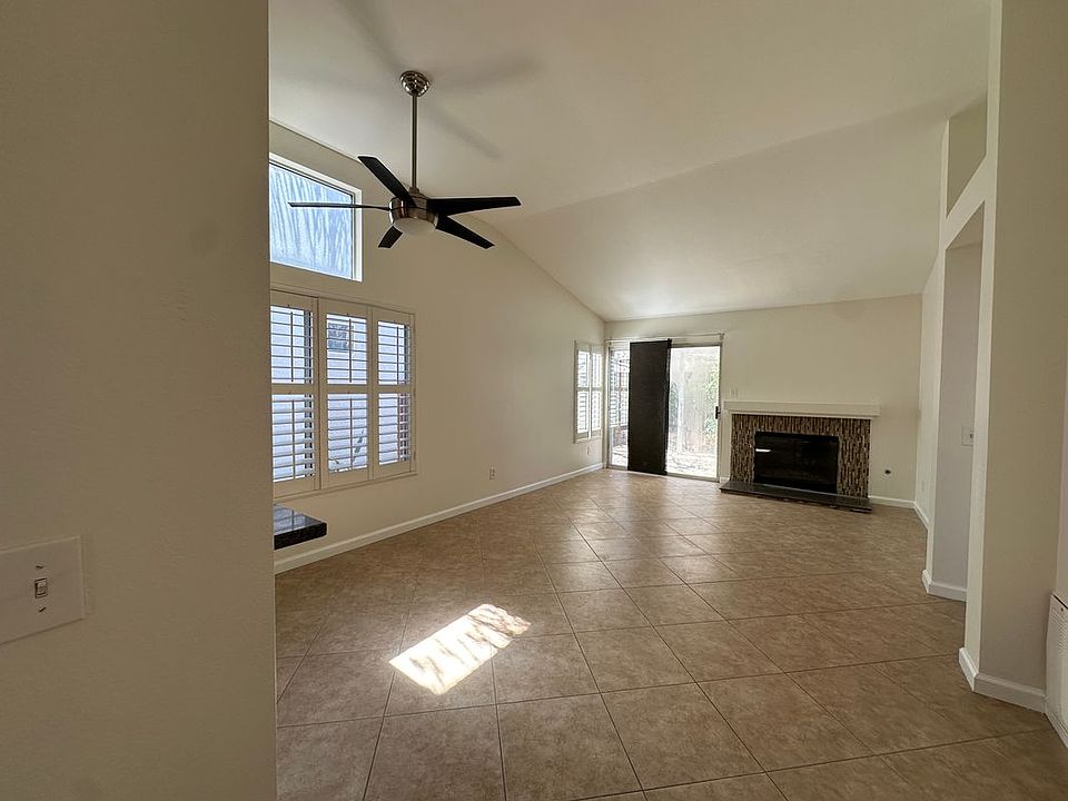 1st image of 44669 Ashbury Pl