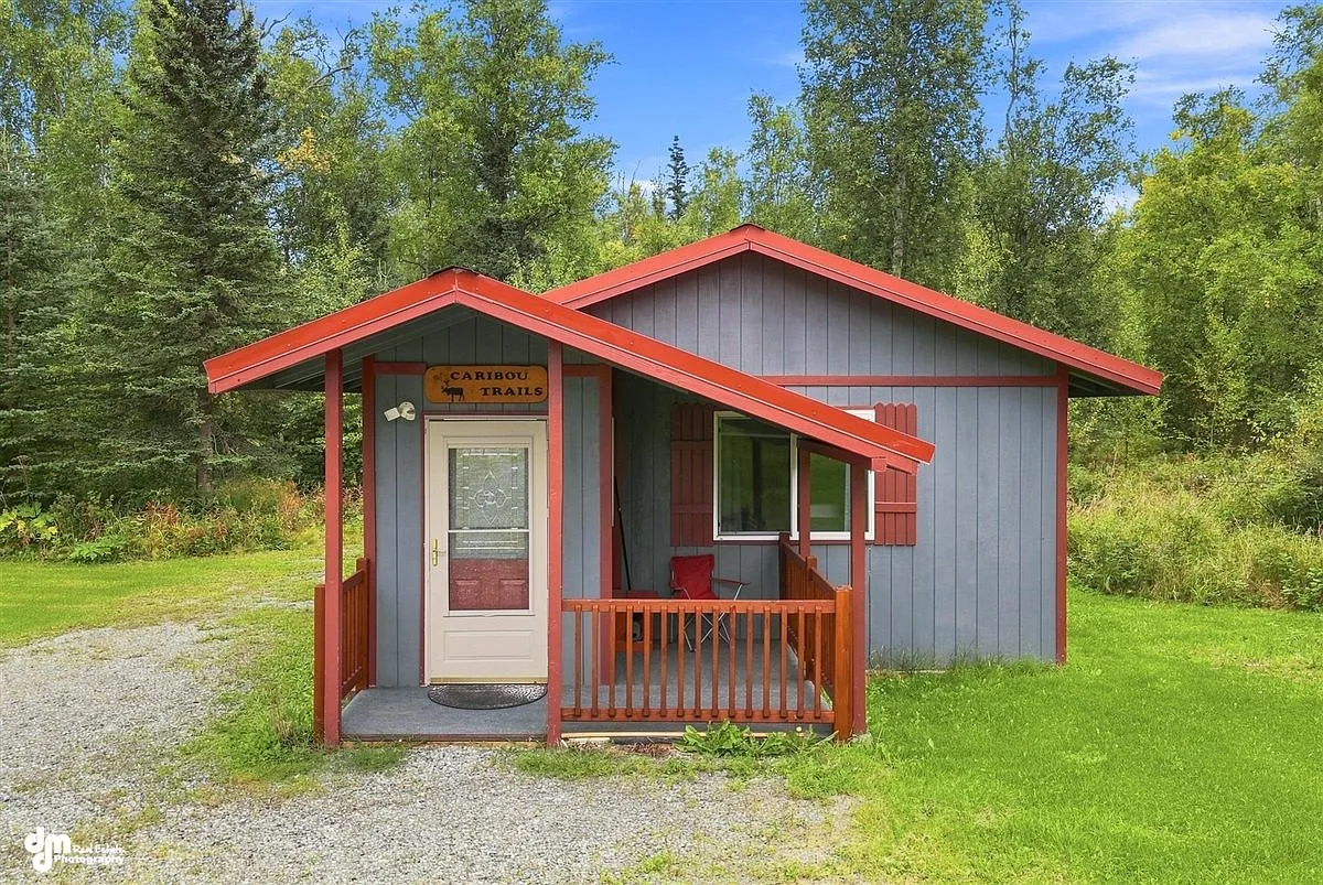 Studio, 825 sqft, $1,800 — Photo 1