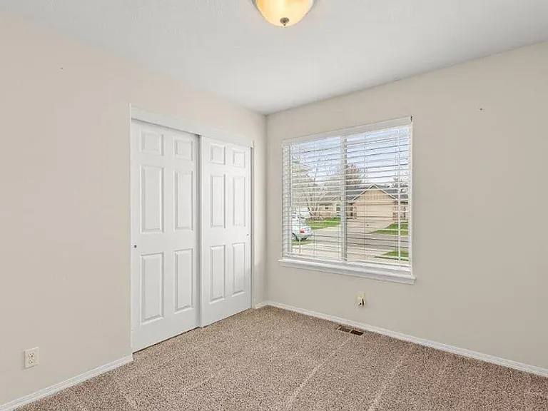 1449 N Moonstone — Photo 7