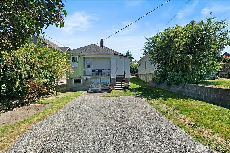 4th image of 1413 N Garden
