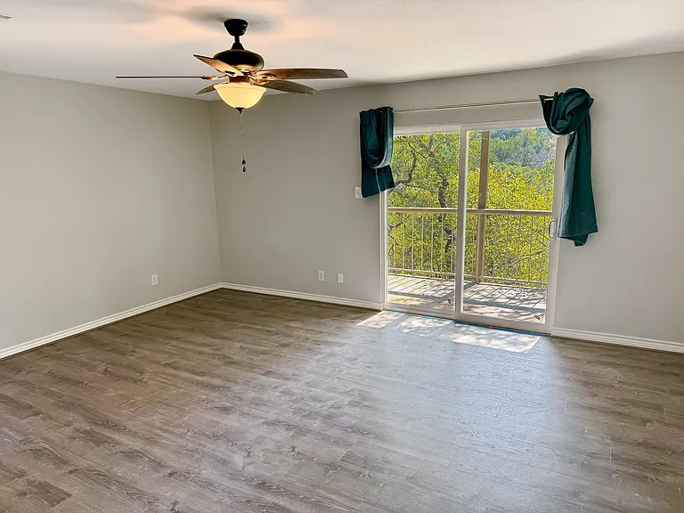 801 Grassy Knl #A — Photo 20