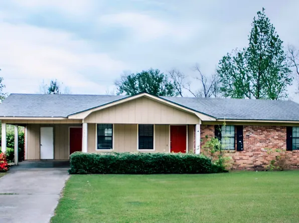 131 Carol Cir, Fitzgerald, GA 31750