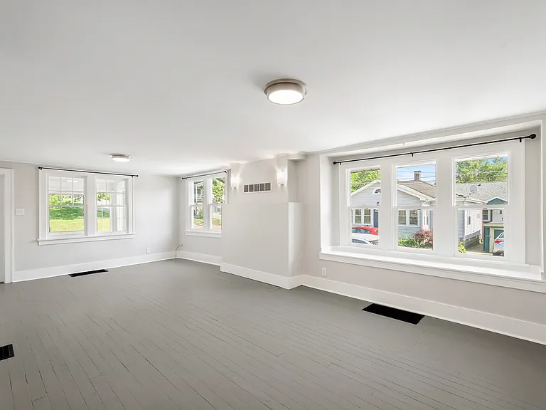 1112 Park Ave — Photo 6