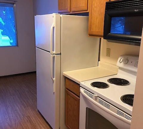 3rd image of 3912 Minnehaha Ave #0