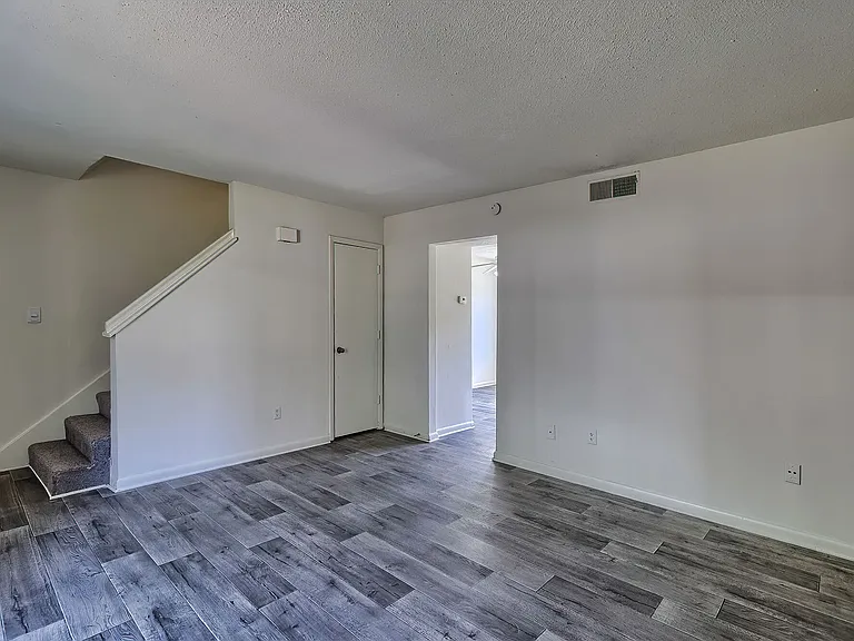 The Farrington — Photo 8