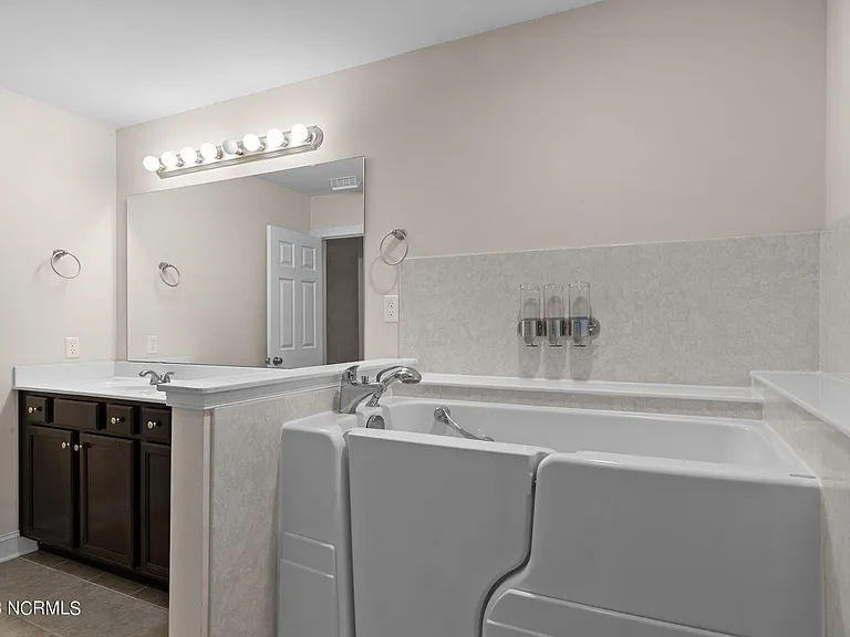 711 Shearwater Ln — Photo 31