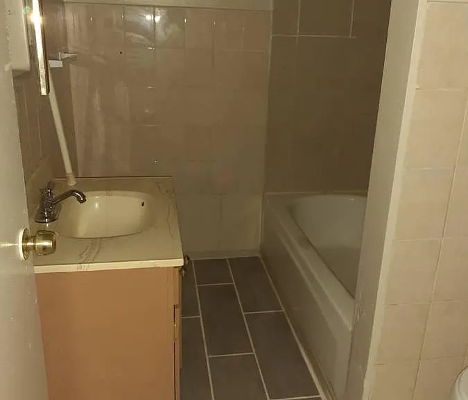 204 Catalina Ave — Photo 2
