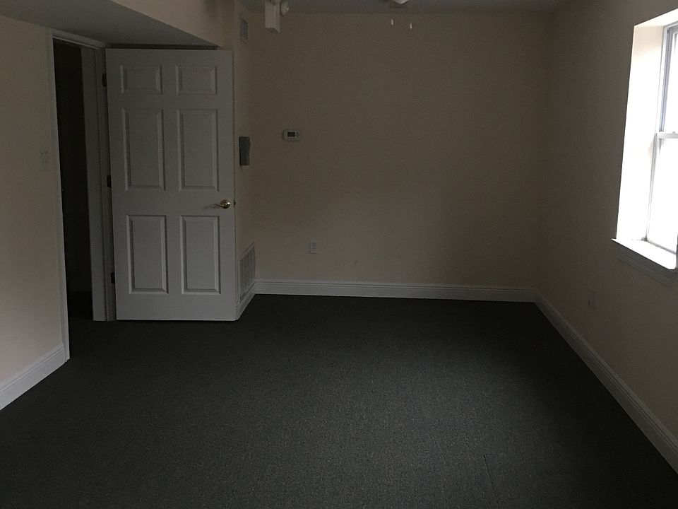 2nd image of 33490 Sylve Rd Ste C