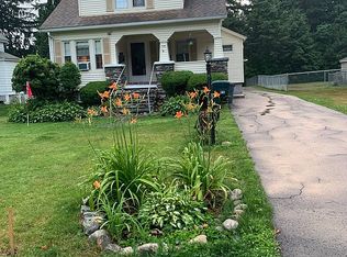 77 Olean St, Worcester, MA 01602