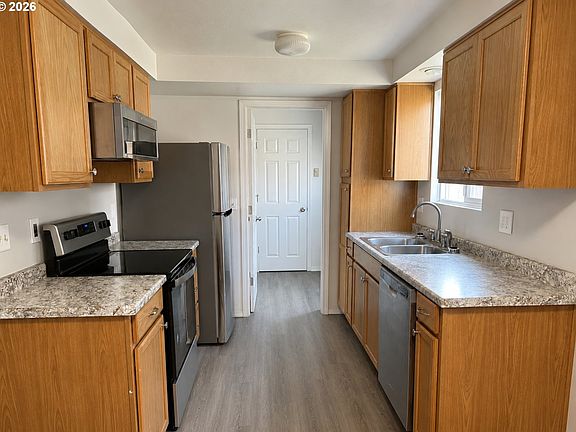 3rd image of 1340/1342 Q St