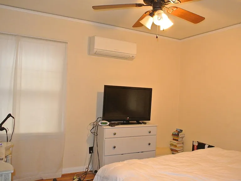 410 W Walnut St — Photo 18