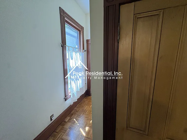 2400 I St — Photo 16