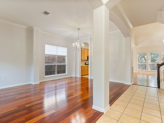 4th image of 7905 Alophia Dr