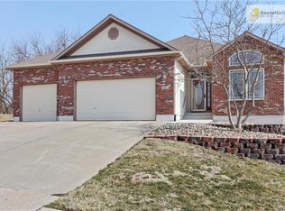 831 Old Paint Rd, Raymore, MO 64083