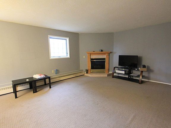 5th image of 3 Perron St #411