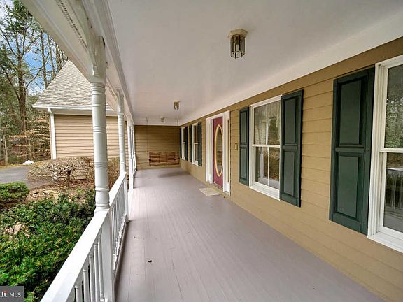 3rd image of 300 Goldvein Dr